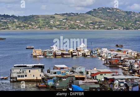 Blick auf bunte Hausboote auf Waldo Point in sausalito Stockfoto