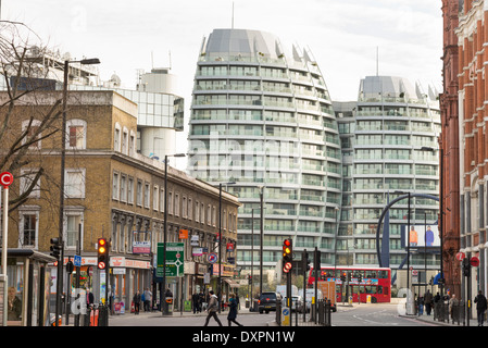 Die Bézier-Wohnungen im Old Street Kreisverkehr, London, England, UK Stockfoto