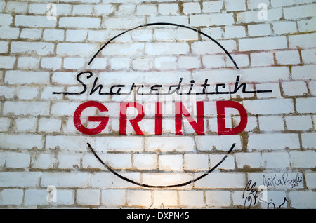 Shoreditch Grind Café am Kreisverkehr der Old Street, London, England, UK Stockfoto