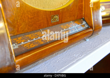 Antike Radios im Hoswick Besucher Museum Shetland Scotland Stockfoto