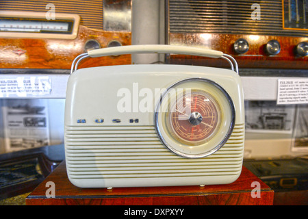 Antike Radios im Hoswick Besucher Museum Shetland Scotland Stockfoto