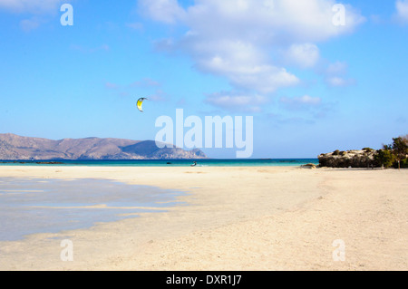 Elafonisi oder Elafonissi, "Deer Island" in griechischer Sprache, einer der schönsten Strände von Kreta Stockfoto