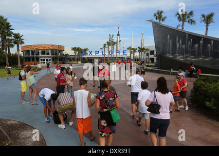 Merritt Island, Vereinigte Staaten von Amerika, Menschen vom am Kennedy Space Center Visitor Complex Stockfoto