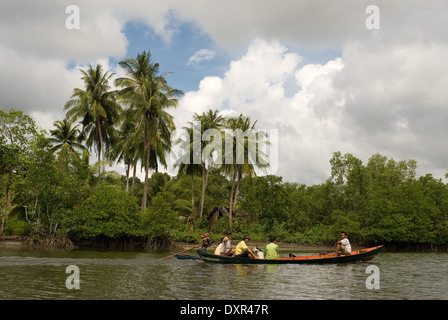 Boot im Ream National Park. Ream National Park, 18 Kilometer außerhalb der Badeorte von Sihanoukville, ist Kambodscha Stockfoto
