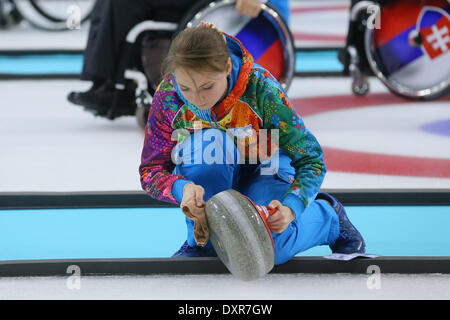 Sotschi, Russland. 11. März 2014. Gesamtansicht, die Rollstuhl-Curling: Rollstuhl-Curling-Round-Robin-Match in Sotschi 2014 Paralympic Winter Spiel "ICE CUBE" Curling Center in Sotschi, Russland. © Yohei Osada/AFLO SPORT/Alamy Live-Nachrichten Stockfoto