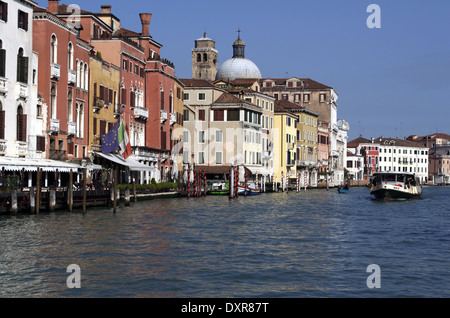 Gebäude und Häuser an der Grand Kanal in Venedig Stockfoto