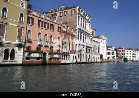 Gebäude und Häuser an der Grand Kanal in Venedig Stockfoto