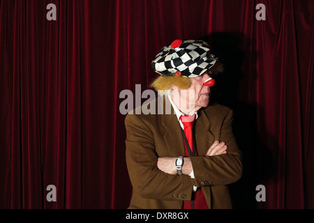 Berühmten russischen Clown Oleg Popov, im Alter von 83, bereitet sich auf seine neue Show "Magic Life" in Dresden, Deutschland. Stockfoto