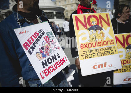 Paris, Frankreich. 29. März 2014. Menschen nehmen Teil an einer Demonstration von französischen Verein '' Droit au Logement'' (Recht auf Wohnung) gegen Abschiebungen und Energie Herunterfahren auftritt bevor die sogenannten Winter bricht am 29. März 2014 in Paris organisiert. (Zacharie Scheurer) Bildnachweis: Zacharie Scheurer/NurPhoto/ZUMAPRESS.com/Alamy Live-Nachrichten Stockfoto