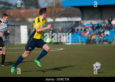 Vorherige findet sich eins gegen eins-zu-Noten Gosport zweiten Ziel, Gosport Borough FC V Bishops Storford FC SKRILL Southern Division, 29. März 2014. (c) Paul Gordon | Alamy Live-Nachrichten Stockfoto