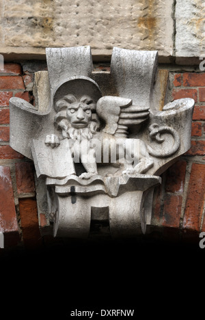 Venezianische Nahaufnahme Architekturdetail an der Fassade des Gebäudes Stockfoto