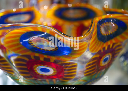 Mehrfarbige Murano Glasschale handbemalt, Venedig Stockfoto