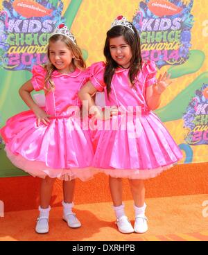 Sophia Grace & Rosie im Ankunftsbereich für 27. jährlichen Nickelodeon Kids' Choice Awards 2014 - Ankunft 1, die Galen Center, Los Angeles, CA 29. März 2014. Foto von: Dee Cercone/Everett Collection Stockfoto