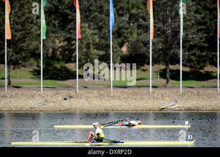 Penrith, Australien. 30. März 2014. Erschöpft Konkurrenten nach dem Womens Single Scull(World Cup) Final im Sydney International Regatta Centre. Bildnachweis: Aktion Plus Sport/Alamy Live-Nachrichten Stockfoto