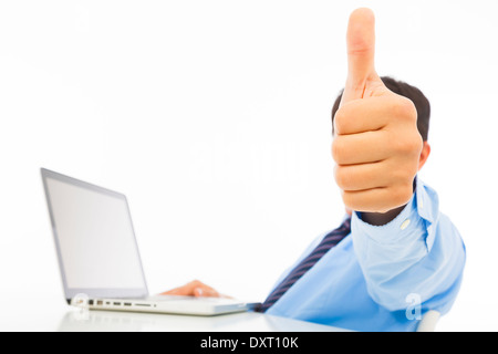 Geschäftsmann Daumen hoch und den Kopf bedecken Stockfoto
