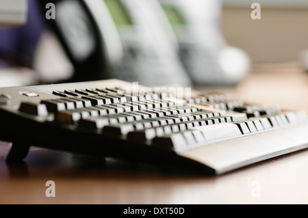 Eine Computer-Tastatur auf einem Schreibtisch Stockfoto