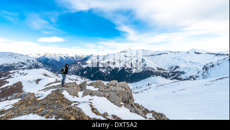 Wanderer in den französischen Alpen in Auron, Südfrankreich Stockfoto