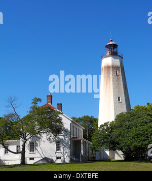 Der hohen weißen Leuchtturm This New Jersey Leuchtturm befindet sich neben der leichten Halter Viertel. Stockfoto