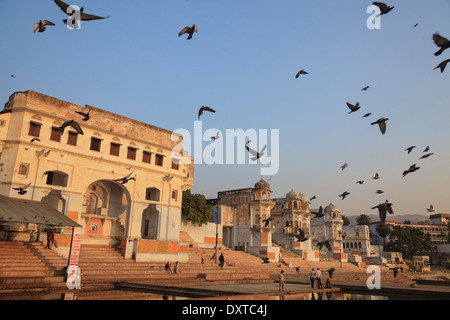 Indien, Rajasthan, Pushkar Heiligen Stadt, Baden Ghats am See Stockfoto