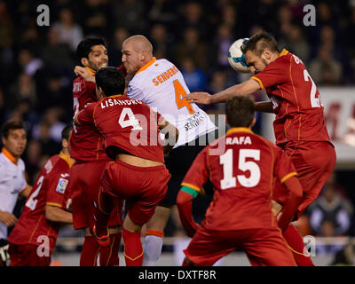 Valencia, Spanien. 30. März 2014. Borja F F von Getafe leitet den Ball während der La Liga-Spiel zwischen Valencia CF und Getafe im Mestalla-Stadion, Valencia-Credit: Action Plus Sport/Alamy Live News Stockfoto