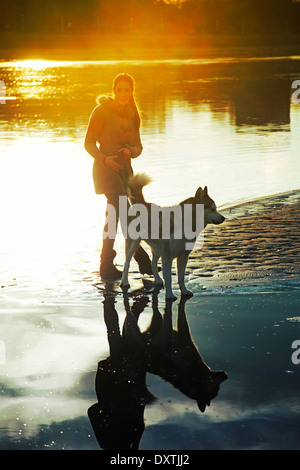 Frau Hund im Freien, Kroatien Stockfoto