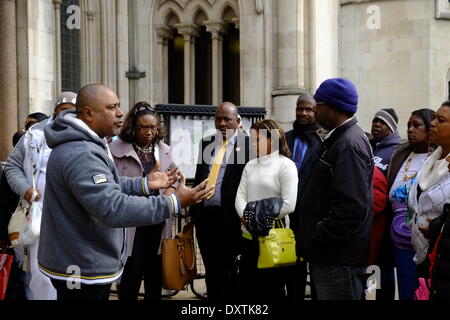 London, UK. 31. März 2014. Die Demonstration ist, markieren Sie die zweitägige Beschwerde gegen die Ablehnung der High Court die gerichtliche Überprüfung von der MPA im April von Olivier Bancoult gebracht. Die Inselbewohner Kampf zurück nach Hause führte zu einem jahrzehntelangen Rechtsstreit im Vereinigten Königreich Gerichte Credit: Rachel Megawhat/Alamy Live News Stockfoto