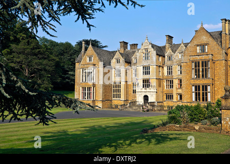 Fassade der Wroxton Abbey, ein jakobinischen Haus, Wroxton, Oxfordshire, England, Großbritannien. Stockfoto