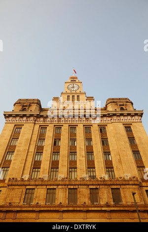 Custom House, eines der ikonischsten Kolonialgebäude am Flussufer Bund, am Huangpu Fluss, in Shanghai, China. Stockfoto