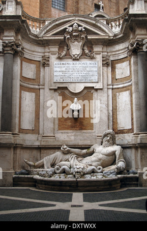 Marphurius oder Marforio. Eines der sprechenden Statuen Roms. 1. Jahrhundert n. Chr. Marmor Skulptur. Liegender bärtige Flussgott. Stockfoto