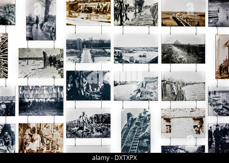 Fotografische Glasplatten mit WWI Szenen an den ersten Weltkrieg ein IJzertoren / Yser Turmmuseum, Diksmuide, Belgien Stockfoto