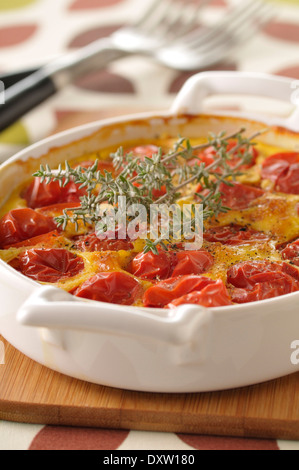 Cherry-Tomate, Thymian und Ziegenmilch Käse flan Stockfoto