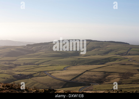 Einen Überblick der Macclesfield Forest und The A537 Road The Cat und Geige Straße aus die Gipfel des leuchtenden Tor Cheshire Derbyshire Stockfoto