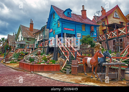 Die Post an Popeye Village, auch bekannt als Sweethaven Village, Anchor Bay in der Nähe von Mellieha, Malta. Stockfoto