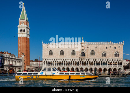 Alilaguna Passagierfähre, die Lagune, Venedig, Italien Stockfoto