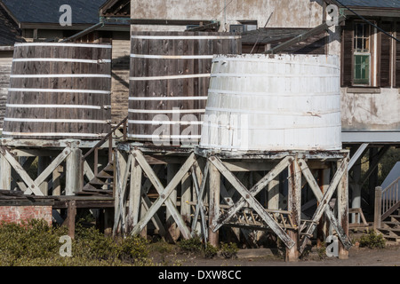 Regensammelzisterne am Aransas Pass Leuchtturm in der Nähe von Port Aransas, Texas. Stockfoto