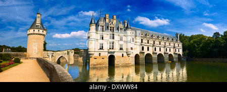Das Chateau de Chenonceau überspannt den Fluss Zeichen Loire-Tal. Chenonceaux, Département Indre-et-Loire Frankreich. Stockfoto