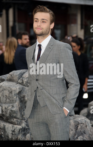 Douglas Booth kommt für die UK Premiere von Noah. Stockfoto