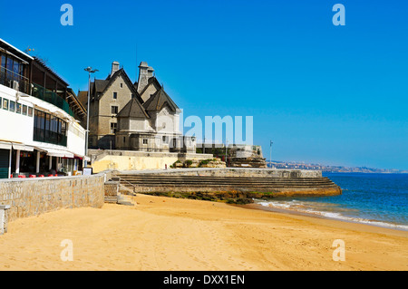 Blick auf Ribeira Strand in Cascais, Portugal Stockfoto