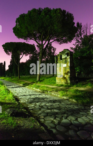 Antike römische Gräber in der Abenddämmerung, Via Appia Antica, Via Appia, 312 v. Chr., erstellt von Appius Claudius Caecus, Rom, Latium, Italien Stockfoto