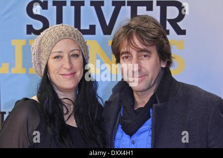 Dieter Landuris Natascha Landuris bei der Deutschlandpremiere von "Silver Linings" im CineStar-Kino am Potsdamer Platz Platz in Mitte. Wo: Berlin Deutschland wenn: 20. Dezember 2012 Stockfoto