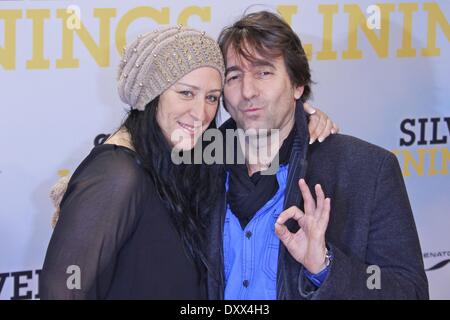 Dieter Landuris Natascha Landuris bei der Deutschlandpremiere von "Silver Linings" im CineStar-Kino am Potsdamer Platz Platz in Mitte. Wo: Berlin Deutschland wenn: 20. Dezember 2012 Stockfoto