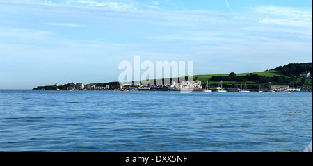 Ein Blick auf Peveril Point, Swanage, entnommen aus dem Meer. Stockfoto