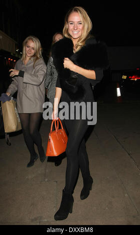 Kimberly Garner von "Made In Chelsea' Ankunft in Private Member club Loulou in Mayfair, gekleidet in schwarz London England - 01.12.12 Featuring: Kimberley Garner wo: London Vereinigtes Königreich wenn: 1. Dezember 2012 Stockfoto