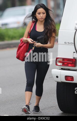 Brenda Song gesehen im Fitness Gang kommt in die Turnhalle in Studio City Los Angeles California - 29.11.12 Featuring: Brenda Song wo: USA bei: 29. November 2012 Stockfoto