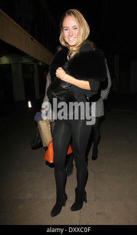 Kimberly Garner von "Made In Chelsea' Ankunft in Private Member club Loulou in Mayfair, gekleidet in schwarz London England - 01.12.12 Featuring: Kimberley Garner wo: London Vereinigtes Königreich wenn: 1. Dezember 2012 Stockfoto