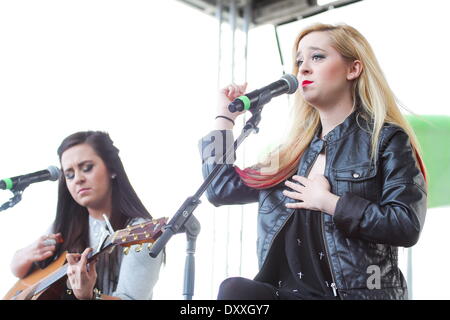 Megan & Liz Jingle Ball - Y100 des Dorfes Jingle Ball 2012 bei BB & T Center Miami Florida - 08.12.12 mit: Megan & Liz Where: USA bei: 8. Dezember 2012 / WENN Stockfoto