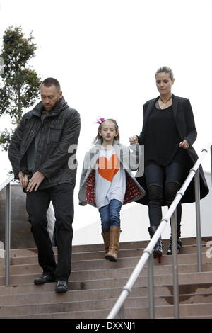 Martin Kirsten Heidi Klum Leni Samuel Heidi Klum geht zum Mittagessen mit ihren Kindern und Freund in West Hollywood. Die Gruppe wird dann gesichtet verlassen Ziel mit Einkaufstüten Los Angeles Kalifornien - 29.12.12 Featuring: Martin Kirsten, Heidi Klum, Leni S Stockfoto