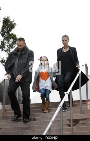 Martin Kirsten Heidi Klum Leni Samuel Heidi Klum geht zum Mittagessen mit ihren Kindern und Freund in West Hollywood. Die Gruppe wird dann gesichtet verlassen Ziel mit Einkaufstüten Los Angeles Kalifornien - 29.12.12 Featuring: Martin Kirsten, Heidi Klum, Leni S Stockfoto