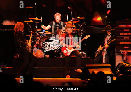 Tom Hamilton Joey Kramer Brad Whitford und Joe Perry Aerosmith durchführen in Tampa Florida-30.12.12 Featuring Konzert: Tom Hamilton, Joey Kramer, Brad Whitford und Joe Perry Aerosmith durchführen in Konzert wo: FL USA bei: 30. Dezember 2012 Stockfoto