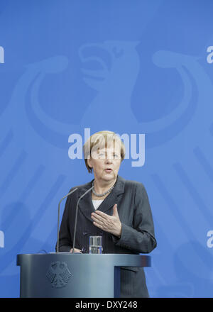 Berlin, Deutschland. 1. April 2014. Bundeskanzlerin Angela Merkel und der Ministerpräsident der Republik Albanien Herr Edi Rama an der Kanzlers auf Pressekonferenz in Berlin am 1. April 2014. / Bild: deutsche Bundeskanzlerin Angela Merkel (CDU) Credit: Reynaldo Paganelli/NurPhoto/ZUMAPRESS.com/Alamy Live News Stockfoto